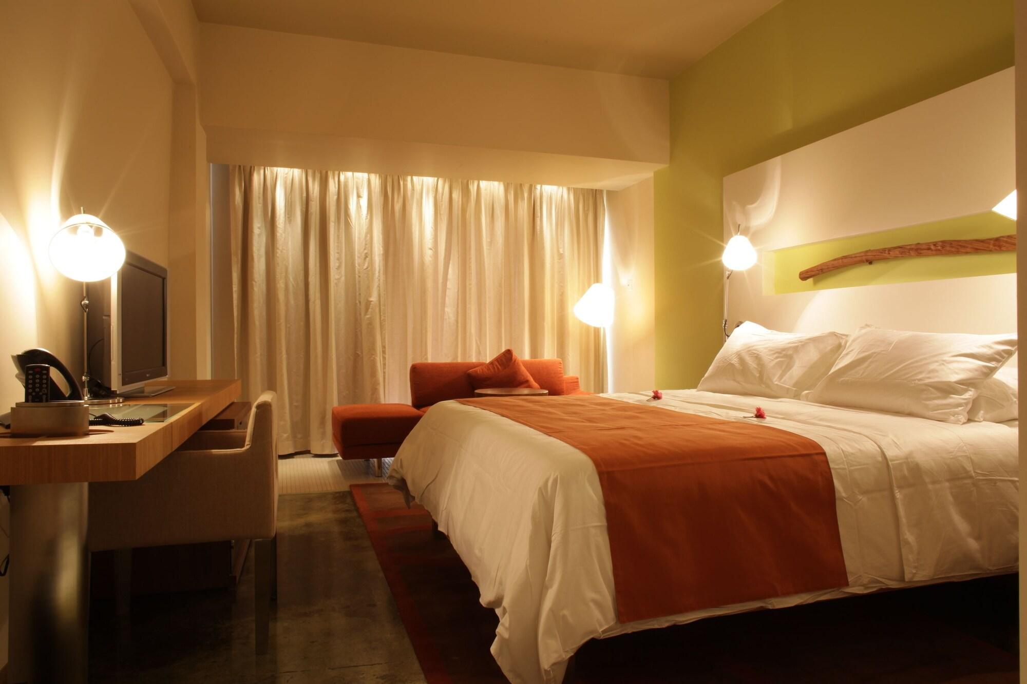 E-Hotel Larnaca Resort & Spa Perivolia Room photo